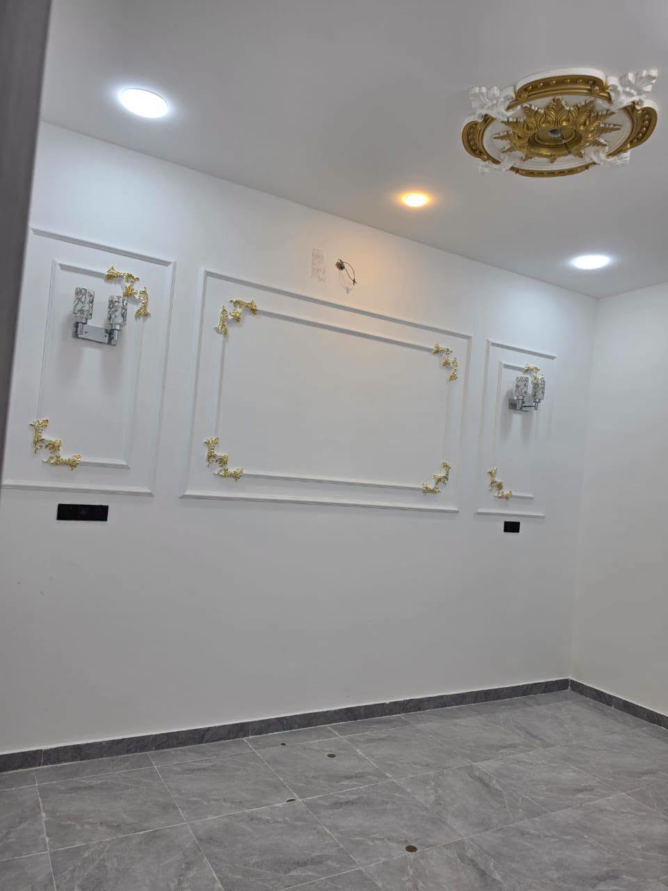 بيت للبيع مساحه ١٠٠ متر بناء حديث يقع بدايه حجي حسن قرب اسواق الحجي بدايه الفرع محوله بسعر مناسب ب ٧٣ وقابل للتفاوض ‏‪***********‬‏
للاستفسار
