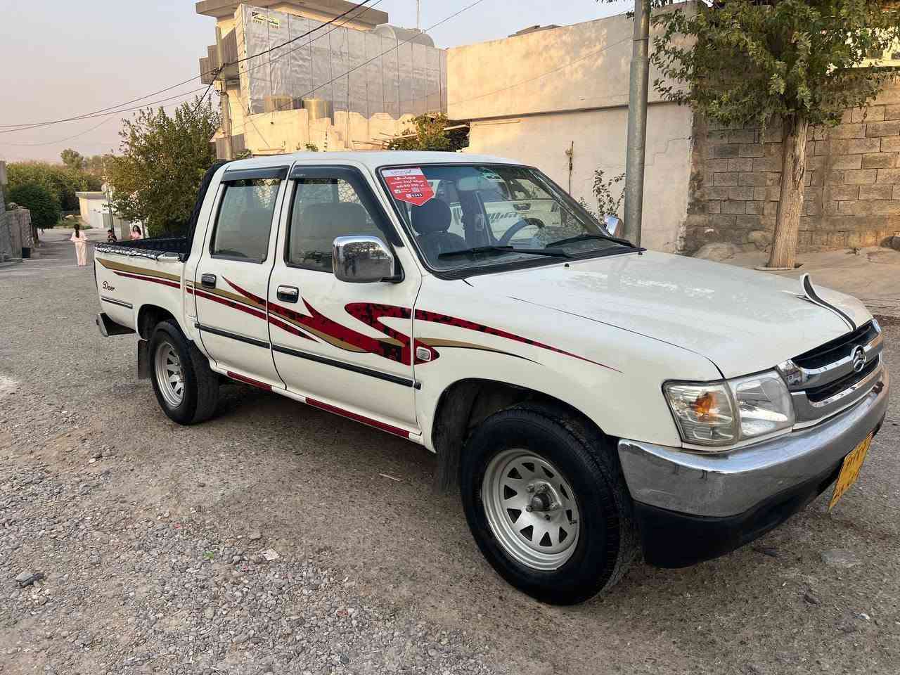 سڵاو هاوڕێیان ،، پیکاب دێر 

رەەقەم سلێمانی ،، هەزەی تازەیە ،، مەکینە بەخ گێڕ کورت و بەخ کورت ،،

،، تەحویل غرامە ،، وەکالەت ،، بەشەرت ،،

سەنەوی بەسەرچووە ،، 

مۆدێل 2006 ،، دەشبوڵ مەرزییە ،، قفڵ مەرکەزی 

تەنها یەک پارچەی بۆیاغە ،، 

گێڕ ،، مەکینە ،، اکسل ،، تەقە و ڕەقە ،، کارەبایی ،،

بەشەرتی 100 فیتەر سەیارەکە زۆر جوان و پاک ماوەتەوە ،،  

لە ڕەسمەکان جوانتر نەبوو پارەی ڕێگاکەت ئەدەمەوە ،،

نرخی ( 45 ) مەجالێ برایانە ،، شوێن چەمچەماڵ ،، 

***********

