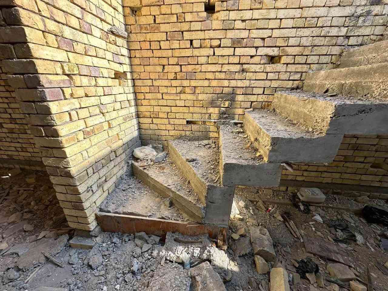 🏡 دار للبيع – هيكل مسقف كونكريت

📍 الموقع: شارع دبي، قرب مدرسة القمة الأهلية
📐 المساحة: 120 م
🏠 الطابق: طابق واحد

تحتوي الدار على:
🛏️ غرفة
🛋️ صالة
🍽️ مطبخ
🚿 صحيات
🌤️ منور
🏡 استقبال

💰 السعر: خاص

للاستفسار والتفاصيل:
📞 ***********

✨ فرصة مميزة للسكن في موقع قريب من الخدمات.
