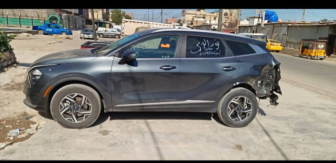 السلام عليكم
اخوان اني مكلف بالنشر 
الرقم اسفل المنشور بي وتساب
كيا سبورتج 2024 
بيع او مراوس بسياره اقل 
.................................
سياره جديده بمعنى الكلمه
وارد كندي اخت الكلين بجم كبس الايرباكات كلهن سليمات حادث خفيف جدا  بدون تبديل فقط بارد وتكحيل كارت شي بسيط وصور الحادث بالمنشور 
ماشيه 26 الف كيلو وليس ميل  
سايد بريك كهرباء
هيترات بالكشنات الاماميه 
اوتو هولد 
سبايدر عل قماره بلادي
وباقي المواصفات معروفه
كلشي بيه عل البلاد 
السعر 198 ورقه 
المكان بغداد حي العامل 
رقم التلفون ***********
