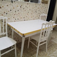 ميز طعام نظيف مع 4 كراسي عظم عاج السعر 80 مرجوحه عش العصفور نظيفه سعره...