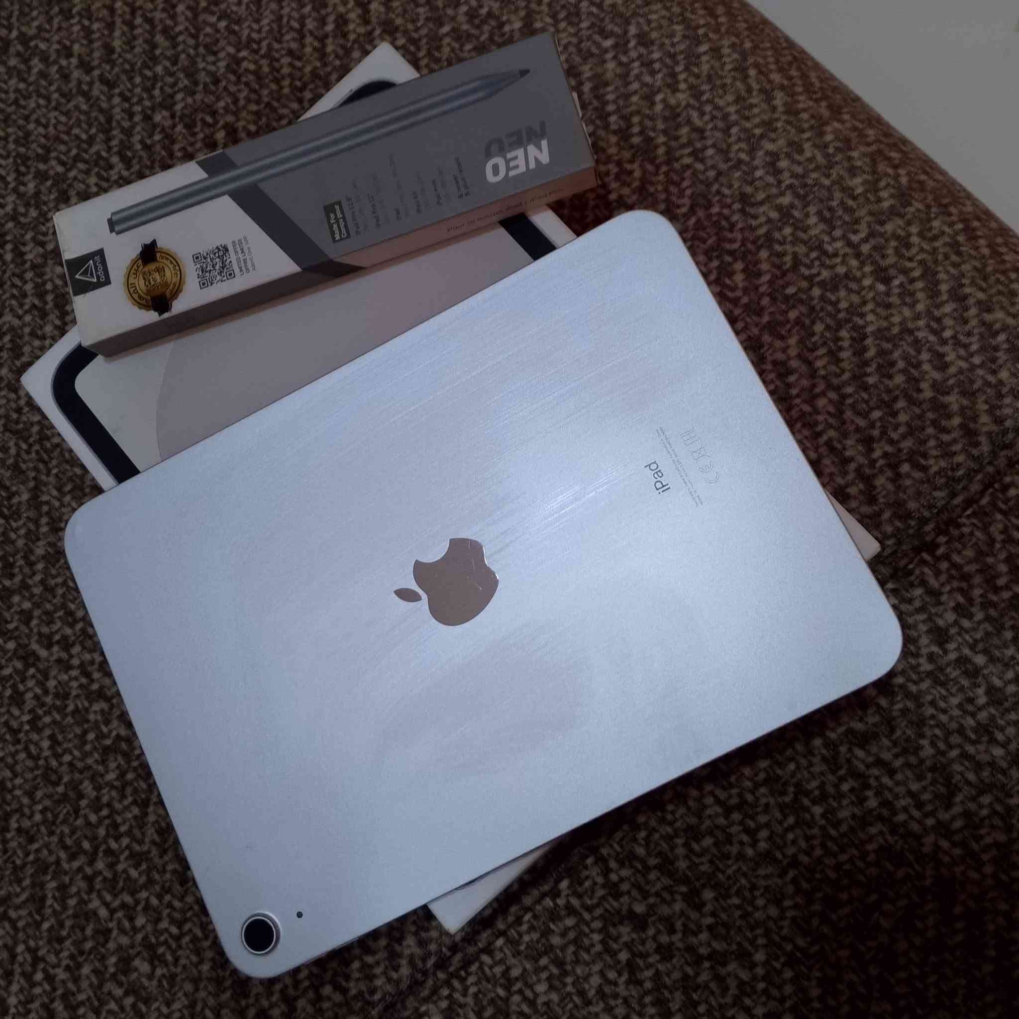 📱 للبيع iPad 10 – نظيف جداً ✨
للبيع iPad الجيل العاشر (iPad 10) بحالة نظيفة جداً، جاهز للفحص والتجربة.
🔹 السعة: 64GB
🔹 الجهاز: نظيف جداً
🔹 الملحقات كاملة 📦
🔹 قلم أصلي من شركة عين الفهد ✍️
🔹 شاحن Anker أصلي 🔌
🔹 الجهاز ويا علبته وملحقاته
💰 السعر: 380 ألف
📍 العنوان: بابل – الحلة – أبي غرق
📞 للتواصل: ***********
الجهاز على نظافته، والفحص للجادين.
غير متوفر توصيل

نص مكتوب في الصور:
- حول iPad < الاسم إصدار iPadOS 26.5 اسم الطراز iPad (الجيل العاشر) رقم الطراز MPQ03AB/A الرقم التسلسلي KM9T4XQWWV انتهت صلاحية التغطية الأغاني ٠ الفيديوهات ٢٣٤ الصور ٥٩٣ التطبيقات ٤ السعة ٦٤ غ.ب. متوفرة ٤٣,٢٩ غ.ب. عنوان Wi-Fi CC:4B:04:C5:AD:2B Bluetooth CC:4B:04:C1:75:9D SEID إعدادات ثقة الشهادة ٩:٤٩ م ٠ ٥ ١١:٤٣ م الثلاثاء ٢٢ أيلول بحث ٧ ايمن الطائي حساب Apple و iCloud والمزيد اقتراحات حساب Apple نمط الطيران Wi-Fi Bluetooth البطارية عام تسهيلات الاستخدام البحث الشاشة الرئيسية ومكتبة التطبيقات الكاميرا تعدد المهام والإيماءات خلفية الشاشة شاشة العرض والإضاءة قلم Apple مركز التحكم Siri