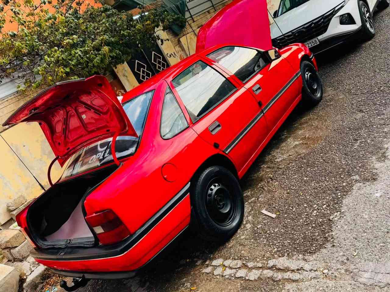 أوبل فكترا حجم 16 موديل 1991 محرك والكير شرط في شرط بيها قطعتين صبغ ومكفوله من اي ضربه السياره كاملا وجاهزه ترايك وين ماتريد طخم امامي خلفي شرط في شرط طخم تاير جديد كهربائات كلها شغاله رقم جديد وهزه جديده وشرط الوكاله والتحويل سنويه 2030 السعر 40  وبيها مجال للستفسار ⬇️

***********📞
***********📞
