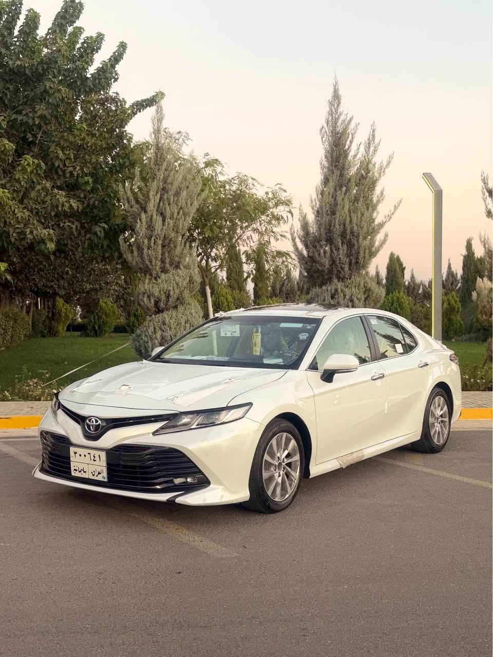 Toyota camry2020 
سەيارەکە نمونەي لە جواني
سفري شەريکەيە يەک دەستە
٤٨ هەزار ڕۆشتوە
دەعاميەکانيشي بۆياخي نييە
١ دو پەلە ساردي هەيە 
سەيارەکە قەپات مواسەفاتە
هەموو گياني بە شەرت
سعري ٢١٨$
***********
*********** السليمانية, العراق
