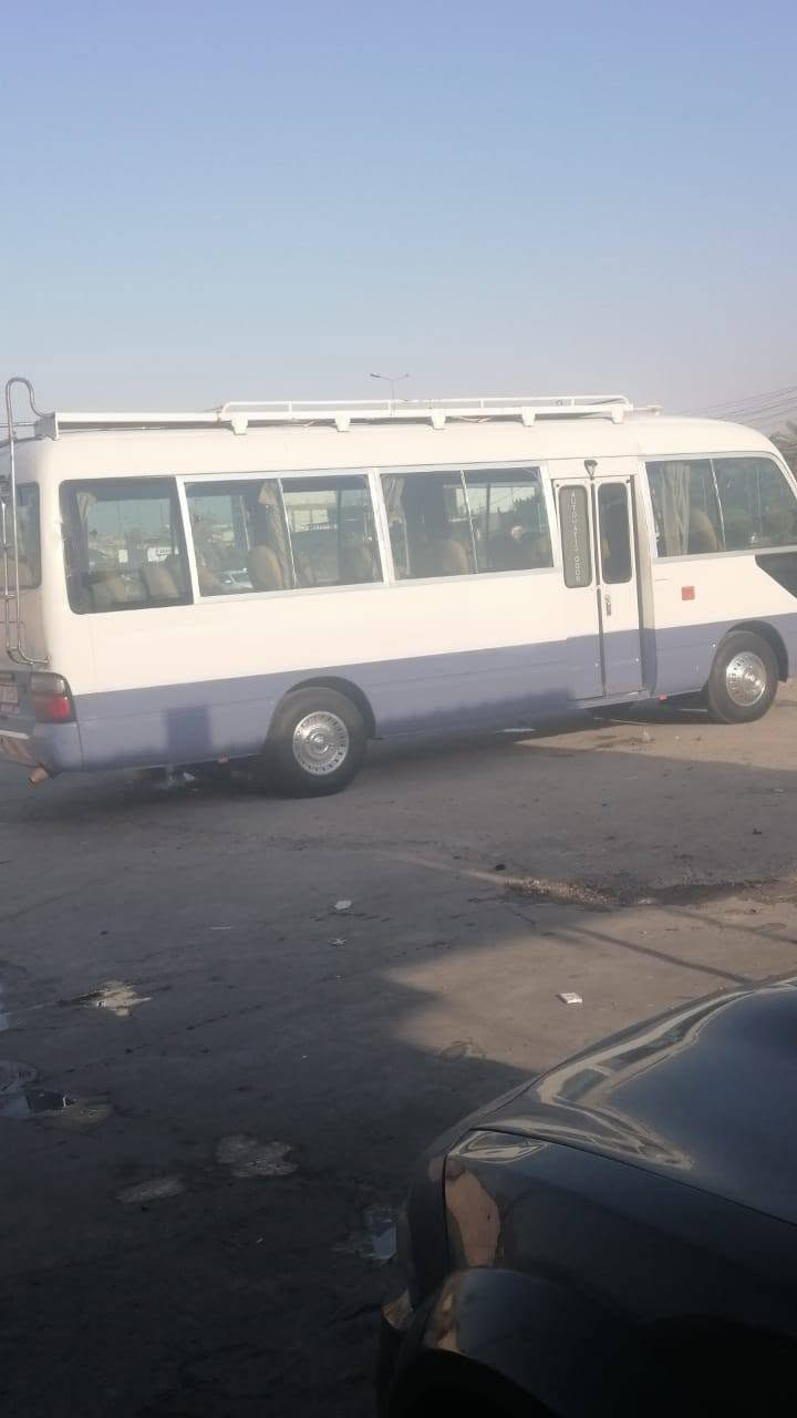 كوستر موديل 8
بيها صبغ بس بلكصايره بس  لازرك 
كير اكسل مكينه حداديه جداد اربع ويلات مصفره من كلشي 
تخم تاير تبريد منظومه غاز 
قلاب ستاركس جاهزها سياره 
***********
