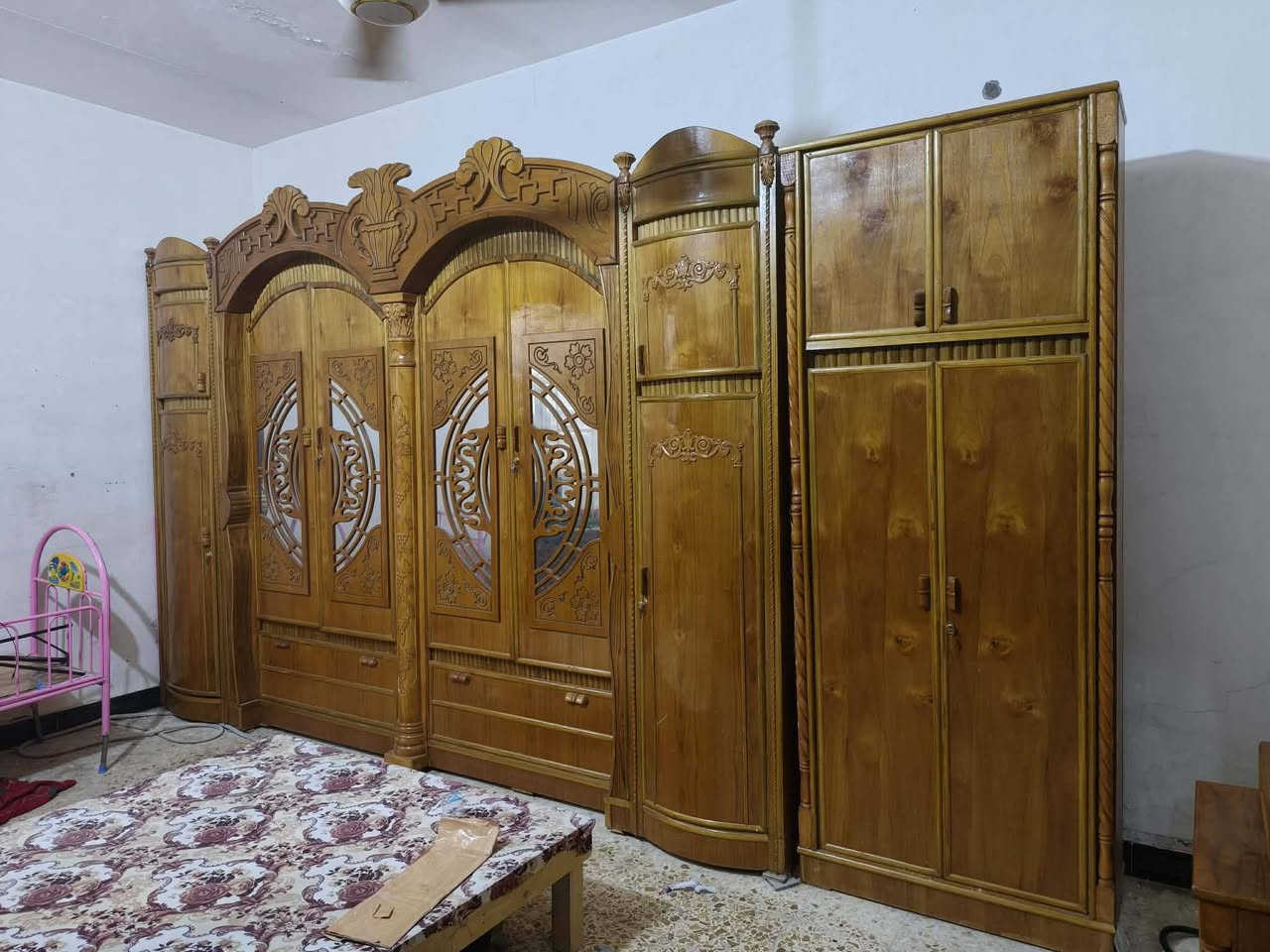 غراض منزل للبيع وصاحب اثاث هذا رقمه بي واتساب ***********
