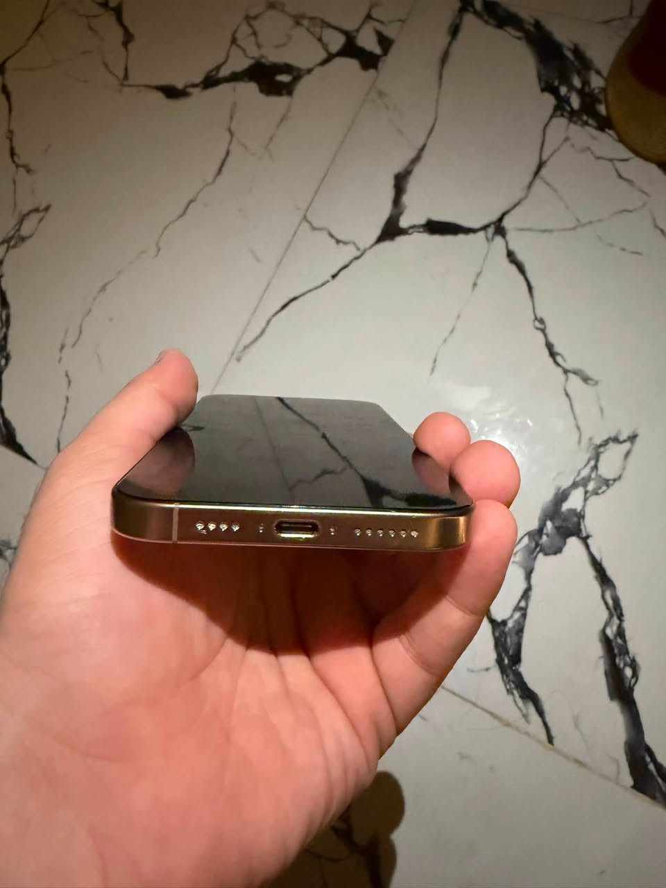 16 pro max 💛
السلام عليكم
16 برو ماكس 
256 ذاكره 🧠 
93 بطاريه🔋
السعر: 875 الف بي مجال بسيط 
التبديل : ضهر فقط توجد نقطه في الشاشه ونقطه في 0.5
ℹ️التلفون مبدل ضهر اثناء تبديل ضهر صارت نقطه سوده بل كامره 0.5 بس مماثره موضحه بل صور ابد ما ماثره وبس بل 0.5
الشاشه تقرى مبدله بل تحديث بس شرط شاشه اصليه ع فحص بيها نقطه
✅التبديل : ضهر فقط
ℹ️الخلل نقطه في الشاشه ونقطه في كامرة 0.5 فقط
السعر  875 الف بي مجال بسيط
مكاني ديوانيه📍
رقم الهاتف 📞 :: *********** ☎️
