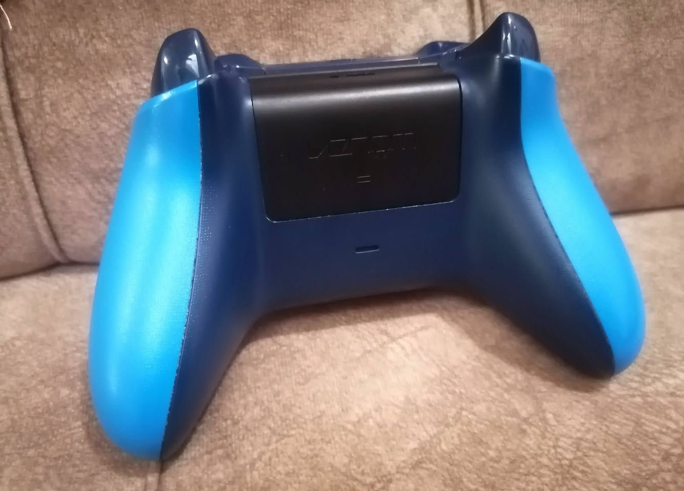 💙 Xbox one Controller shock Blue...
🌟 للمعتمدين 🌟 
للبيع يده اكسبوك اصلي شركة لووك ستكير شركة شغال مع بطارية شحن..
السعر 36 الف مع التوصيل ✨
للحجز والاستفسار على خاص
