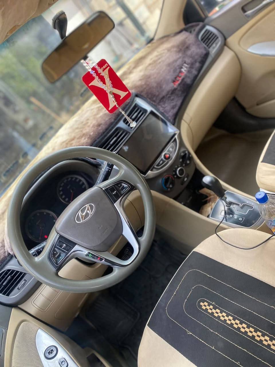 اكسنت موديل ٢٠١٢ قطعه صبغ وبيه بارد مكانات قليله رقم بغداد مكينه ١٦٠٠ كفاله محرك كير فقط نقص دبلات خلفيه *********** واتساب
*********** السعر ٨٧
