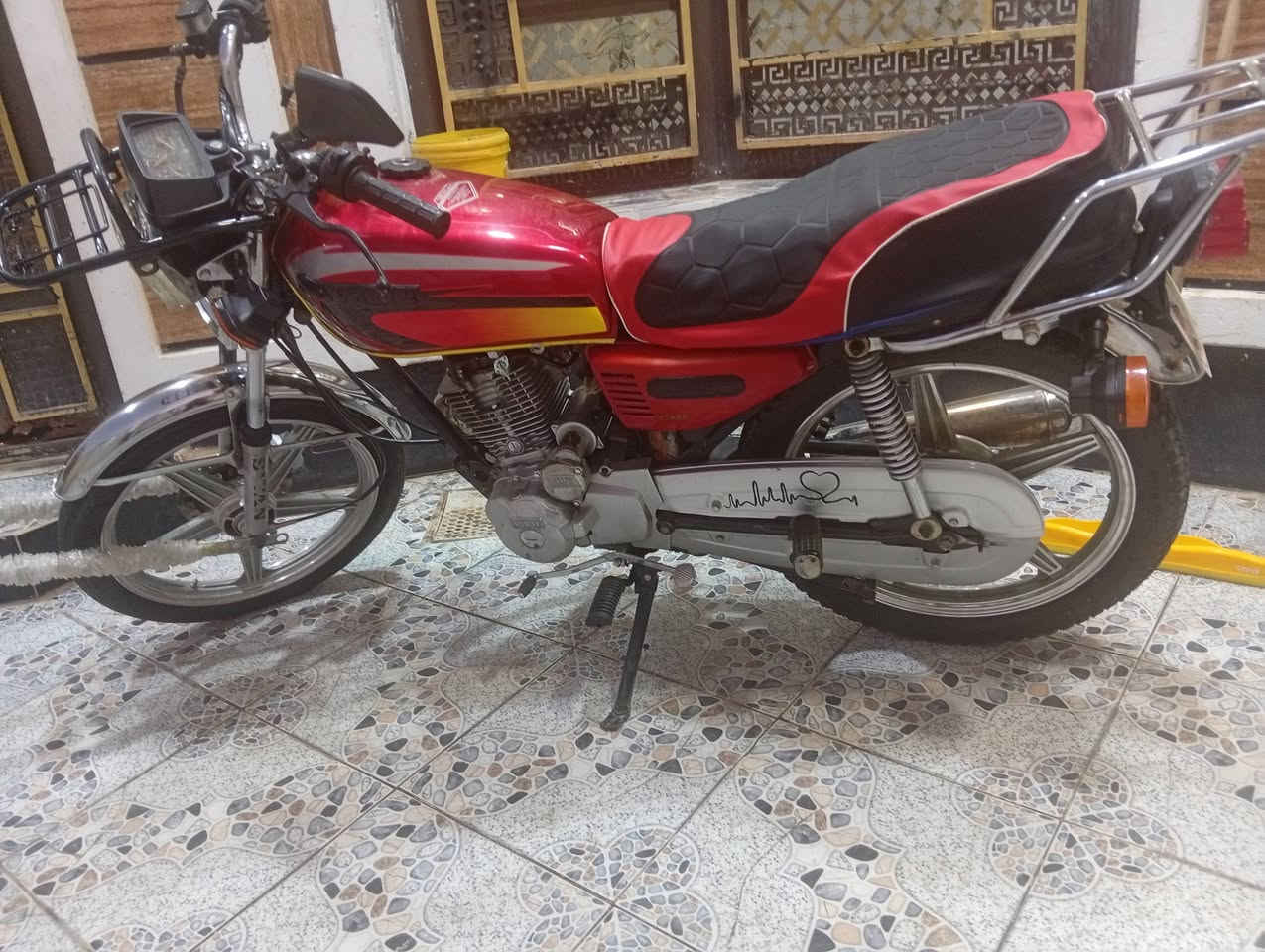 سيفان موديل 21 جديد منفيس صلي وياه  ماذب عليه ربع سعر 550وبيه مجال مكاني صقلاويه رقم ***********
