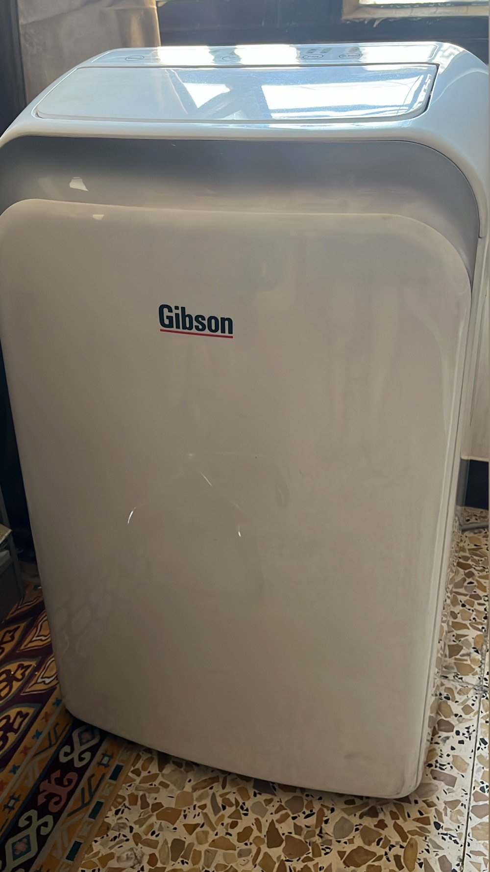 سبلت بورتبل شركة جبسون الاصلية -  متنقل واحد طن 
استخدام صيف واحد مع كامل الملحقات  سبلت بورتبل Gibson جبسون 1 طن حار وبارد ❄️🔥
الموديل: MPPDB12HR1
حار وبارد
سعة 1 طن
غاز R410A
نحاس نقي 100%
Auto Restart
تدفق هواء 4D
مستوى صوت منخفض
يعمل على 220-240V
بدون حاجة لوحدة خارجية
   نظيف جداً بدون اي كسر او خدش او عطل نظافة 100% 
سبب البيع عدم الاحتياج 
بغداد -  حي الجهاد 
السعر - 310 الف مجال بسيط