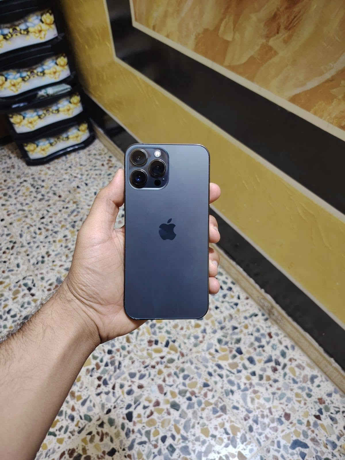 ايفون 13 برو ماكس • ٥١٢ • اسود