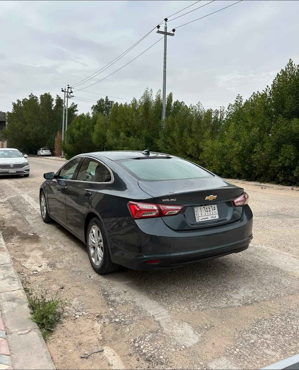 ماليبو 2020 بجم كبس خلفي كبس
بيه قطعتين و نص صبغ
كير مكينة تبريد كفالة
سعر 85 ورقة 
مكاني نجف 
***********
