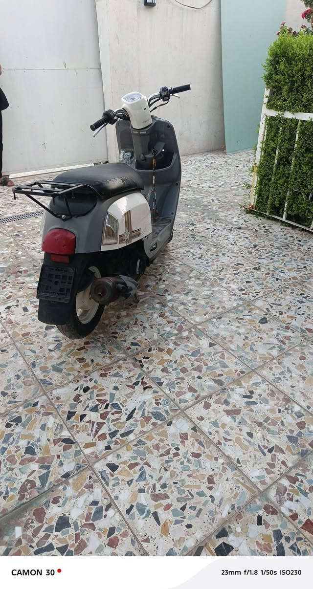 دراجه بوليس لبيع سعرها خمس ميه وخمسين مابيها اي نقص  بس تنضيف الكابرتر رقم الهاتف‏‪7746054581‬‏0   رقم الثاني ‏‪***********‬‏
