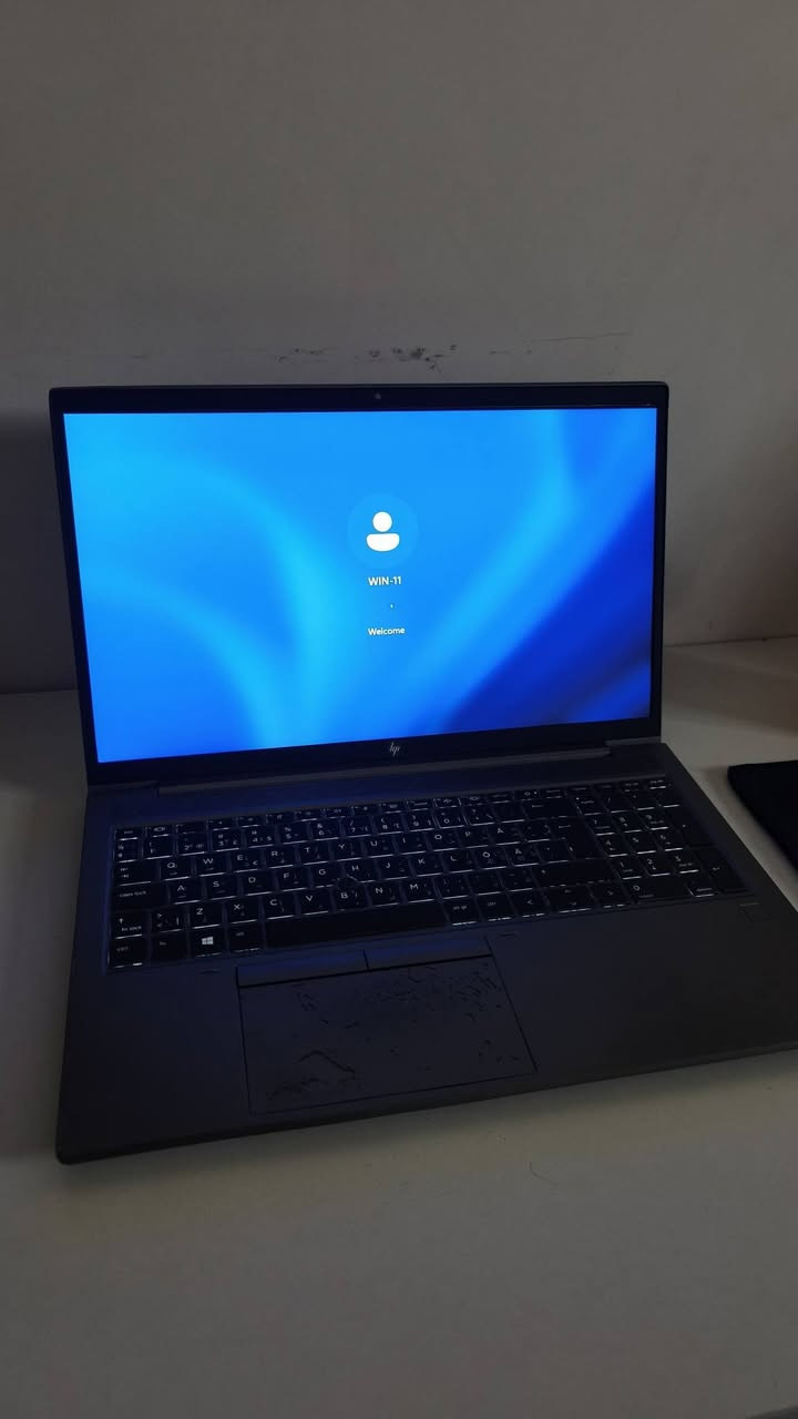 للبيع لاصحاب اعمال المونتاج والهندسة وهواة الالعاب 
HP ZBook Firefly 15 inch G8 Mobile Workstation PC
مواصفاته 
المعالج: Intel Core i7-1165G7 — الجيل 11
الرام: 16GB
النظام: Windows 11 Pro 64-bit
DirectX: 12
الفئة: ZBook Firefly 15 G8
يعني الجهاز ZBook Firefly 15 G8 تحديدًا، مو ZBook 15 العادي.
السعر ٦٧٥ الف شامل التوصيل
***********
