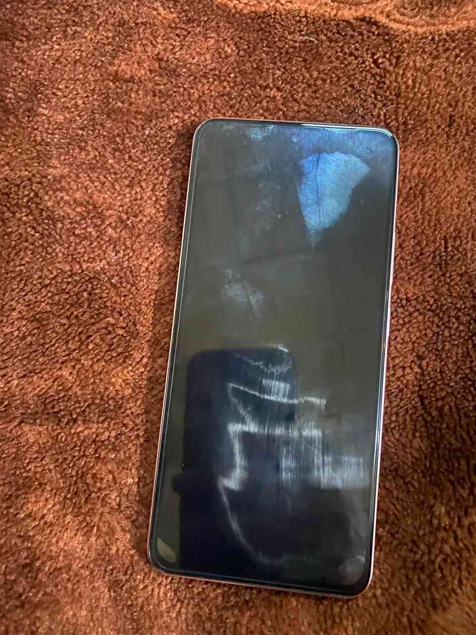 Realme UI 15 5G للبيع
ذاكره ٢٥٦
ذاكره داخليه ١٢غ 
المعالج Dimensity 7300+5G
جهاز كلش جديد صارلي شهر من مشتري 
السعر ٤٥٠ الف 
رقمي ***********
