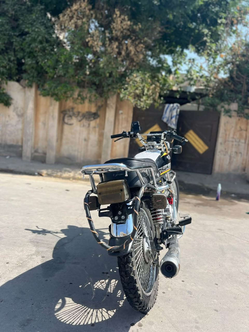 سونيك ٢٤ دراجة نضيفه مبدل بس ولفات فقط ولفات  اما باقي دراجة مابيها عيب سعر٤٥٠ او مراوس ويا تايكر نضيف للاستفسار ***********
