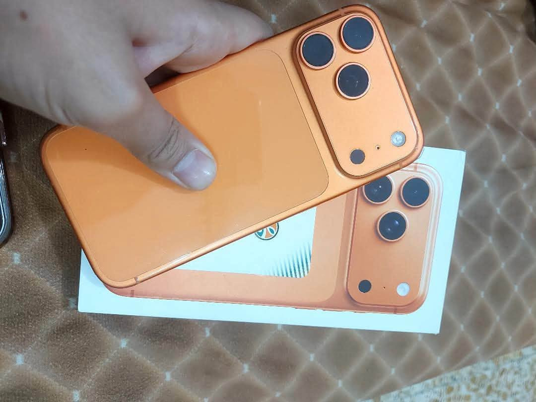 iPhone 17 Pro Max

• سعة 256GB
• البطارية 100%
• نسخة اليابان 🇯🇵
• شريحة إلكترونية فقط، ما بي شريحة عادية
• كيبل الشحن مالتة بعده ما مفتوح بالكارتون
• الجهاز ماخذة بتاريخ 2026/6/11، يعني صارله تقريبًا شهرين
• مشحون 59 مرة
• السعر 1,760,000

📍 بغداد – الحرية
📱 واتساب فقط: ***********

المو شراي لايتعبني
