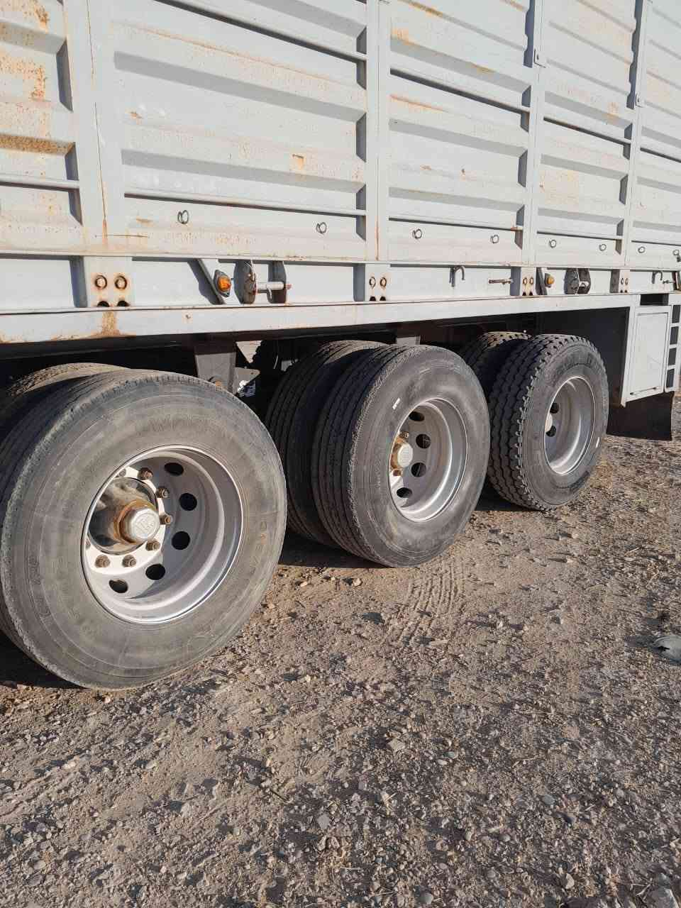 عربانه جناب حدادي للبيع (***********/***********) 3 دناكير صيني 14 شاصي 14 تخم تايرات عربانه جاهزة للعمل العربانه جديده ونضيفه ومكفوله مكاني موصل / تلعفر
