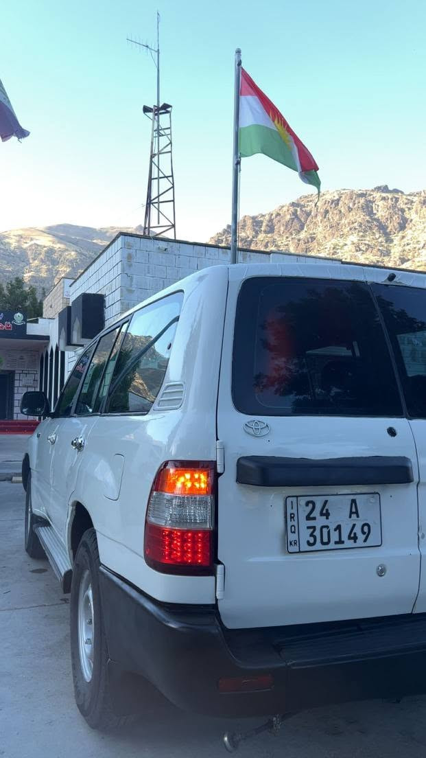 لاندگرۆسەر 
مۆدێل ١٩٩٩
مواسەفات فوول عادی
شاشە ئایپاد +ئێمپریفایەری بۆ بەستراوە 
لایتەکانی کامل زینۆنی بۆ بەستراوە 
غازی ئیتالی تازەی بۆ بەستراوە +دەبۆی وەلف چەورکردنەوە 
چوار تایەی تازەی بۆ بەستراوە 
تازە رەقەموو سەنەویو هەزەی بۆ نوێ کراوەتەوە 
مەکینەی بەشەرت 
گێر بەشەرت
دەبڵ ئەکسلی بەشەرت
تەبرید مەزبوت کار دەکات 
کارەبایات هەمووی کار دەکات 
بەناوی خۆمانە 
بە لایەکدا کەوتووە سبوغ عام کرایتەوە بەس شانو ناو دارگای زۆر جوانە 
پێشو پشتی کەپسە 
بۆ زانینی نرخ پەیوەندی بکە بەم ژمارەیە 
***********
شوێن هەولێر. أربيل, العراق
