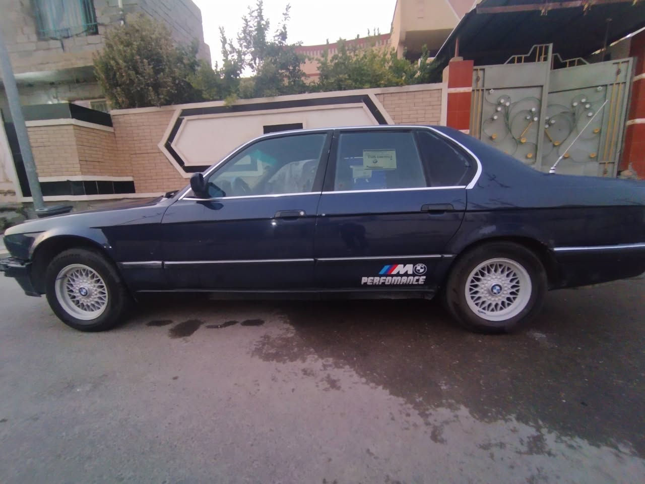 بي ام دبليو موديل 1993 حجم 730 كلشي مابيها السياره تخم تايرات جديده تبريد شغال بكلايتات جديده دبل اشاير جديده كلشي شغال بيها اخذها وامشي سعرها 55 وبيها مجال للناس الطيبه رقم البائع ***********

