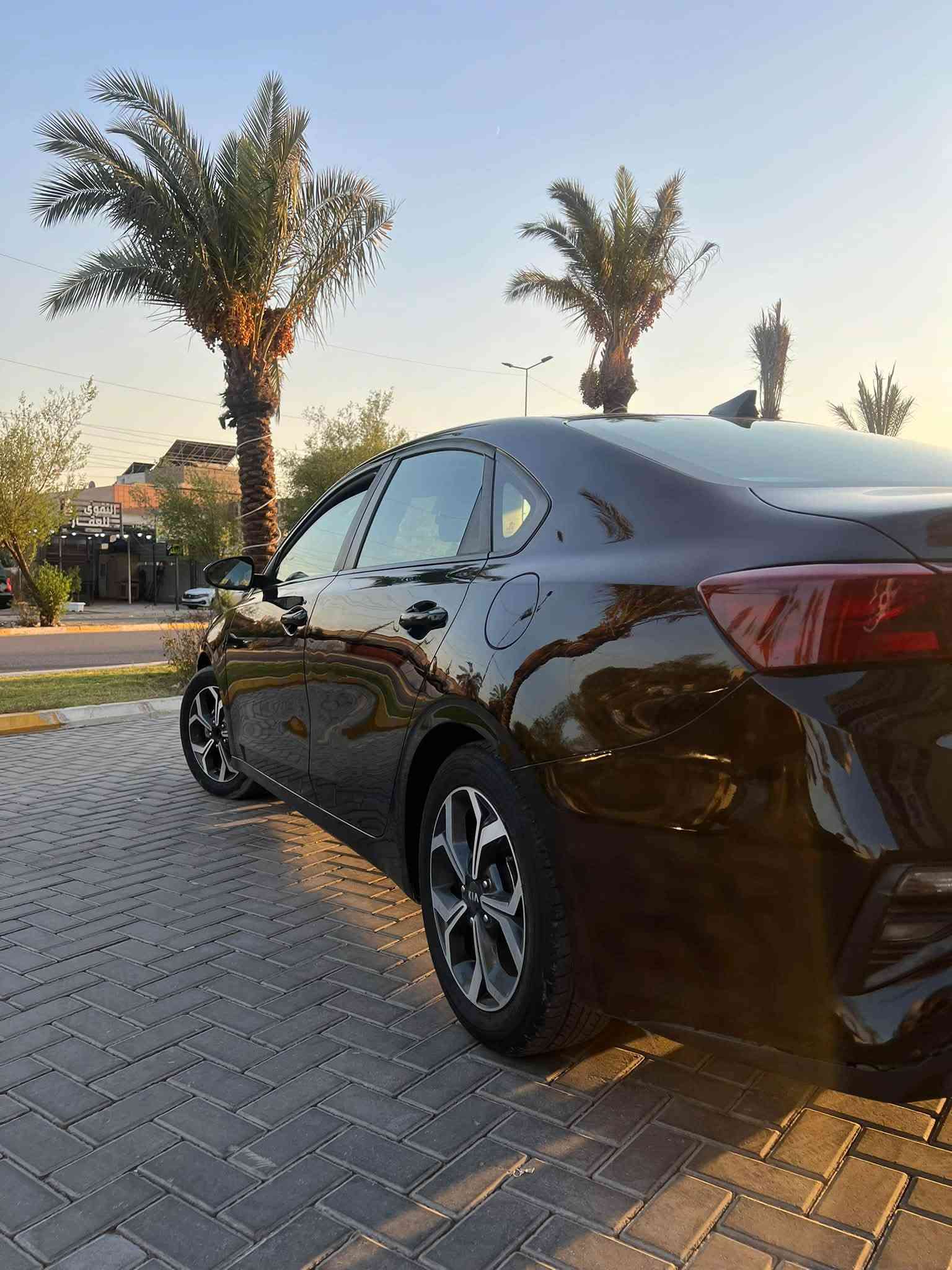 سلام عليكم لبيع كيا فورتي مديل19
بيه جاملغ وبنيد  بدون دواخل السياره 
شاشه كار بلي
مانع انزلاك
تحديد مسار 
تحكات ستيران
وضعيات قيادة
رقم بغداد تحويل ثاني يوم 
العنوان بغداد حي الجهاد
***********
