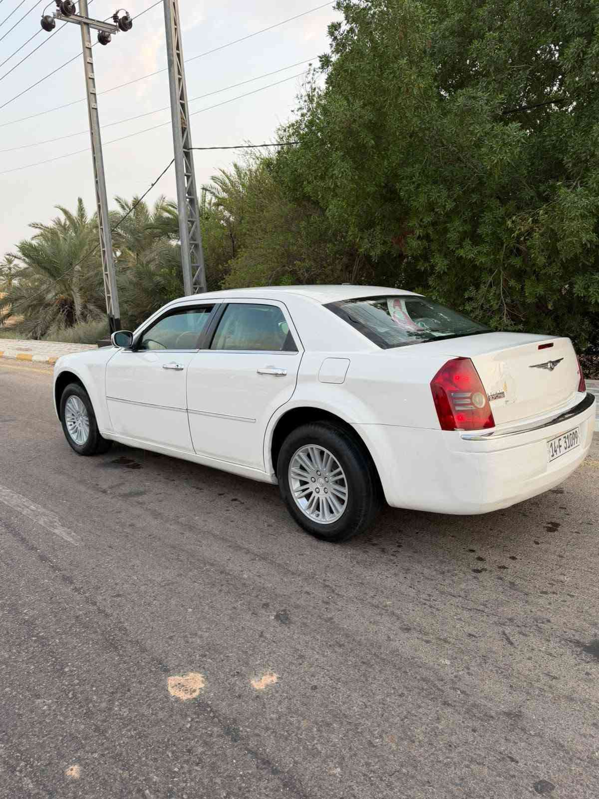 كرايسلر 300 • للبيع
