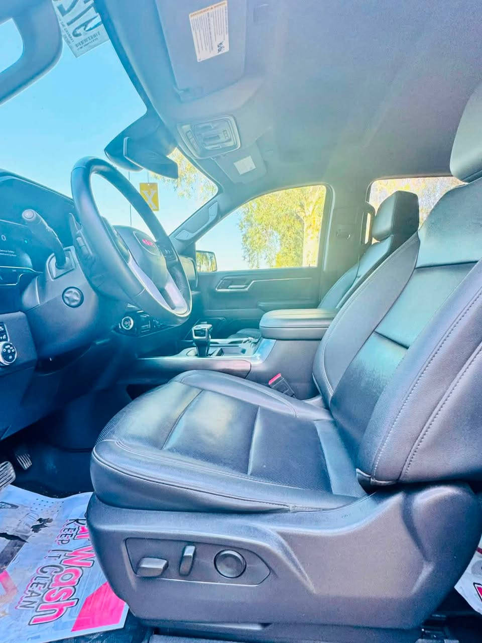 جمسي سيرا 2024 V8 بيع او مراوس
باب طويل بدي القصير المرغوب 

مواصفات :slt فول فول بدون فتحه سقف

شاشه كبيره عداد سرعه ديجيتال بصمه تشغيل عن بعد كشنات جلد وكهربائي حصانه بين كشنات وبعد هواي مواصفات 

باب الصندوق قطعتين 

وبعد بيها هواي مواصفات 

محرك „V8 5.3L ✈️

ماشيه فقط :51

حادث السياره بنيد والجاملغات بيهن بارد سياره شهداء داخله 

مكاني بابل مسيب 

***********

