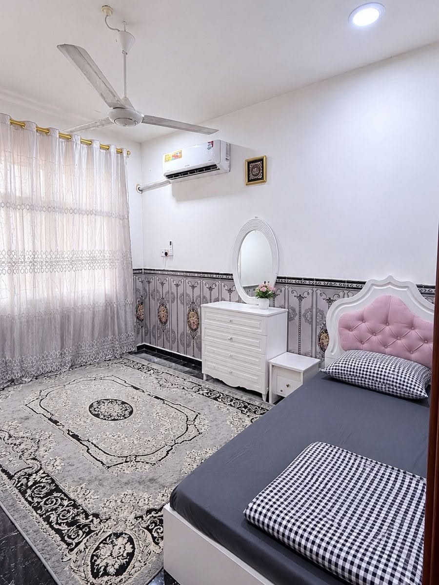 بيت للبيع كربلاء في شارع الجاير ظهر التجاري مساحته ١١٣ م الواجهية ٧ ونص 
يحتوي على صالتين + مطبخ + صاله صغير + منور او مخزن  
 ٣ غرف + صاله كبير بالاضافة الى الصحيات السعر 270 مليون للاستفسار اكثر التواصل على *********** 
#كربلاء_المقدسة #عقار #بيت #بيع #iraq
