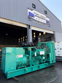 Cummins QST30-g4 1100KVA 07504454071 07504303838  نص مكتوب في الصور: -...