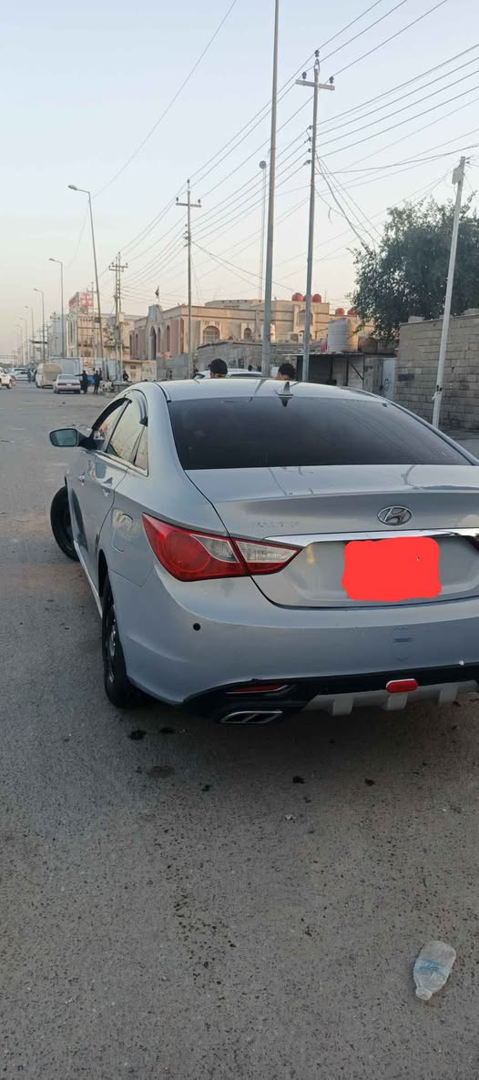 سوناتا وارد امريكي موديل 2011 ضررها جاملغ امامي وبنيد بسيط ما واصل للغد سياره نظيفه كهربائيات كلها شغاله شاشه اندرويد حساسات خلفي كامره تبريد كله شغال مرايات شفط للتواصل *********** البصرة, العراق

