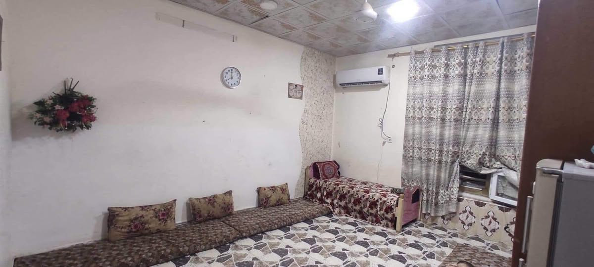 📍بيت طابقين 🏠للبيع الرمادي التأميم الحكم المحلي قرب على مدرسة 🏫ينابيع العلم
الشارع تبليط 10متر

المساحة : 250 متر

{ طابقين } 

الطـابق الأول بناء حجر سنه 2013

.غرفة 2
.صالة 
.مطبخ 
.ديوانيه +هول 
.صحيات داخل وخارج 
. كراج 
الطـابق الثاني بناء بلوك سنه 2019
.غرفة 3
.صالة 
. صحيات 
. حديقة 
  متوفرة جميع الخدمات في المنطقة _ مدارس 🏫 _ اسواق 
للأستفسار 📞.        ***********
