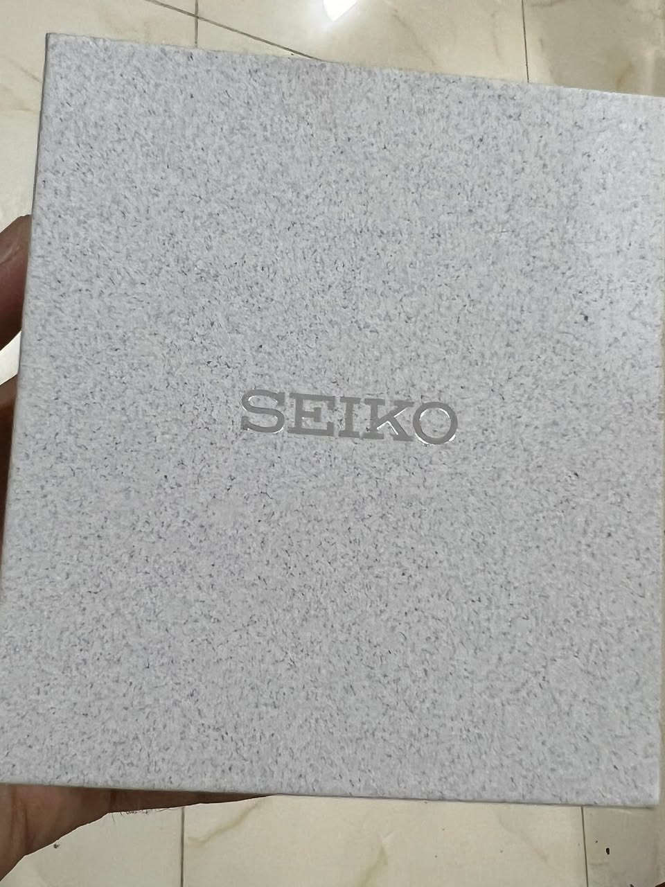 للبيع Seiko 5 Sports Automatic Made in Japan 🔥
الموديل: SRPG27J1 - اصدار 2025 من اليابان              الضمان موجود ✌️

الحالة: جديدة ما مستعملة - على الفحص
المكينة: يابانية اوتوماتيك 4R36 - 25 جوهرة
الزجاج: Hardlex مقاوم للخدش
المينا: اسود عسكري + تاريخ بالياباني والانكليزي

الملحقات كاملة:
✅ العلبة الاصلية
✅ كرت الضمان 
✅ الكتلوك الاصلي

السعر: 220$ قابل للتفاوض 
المكان: بغداد - الدورة
للتواصل رقم الهاتف : *********** / ***********
