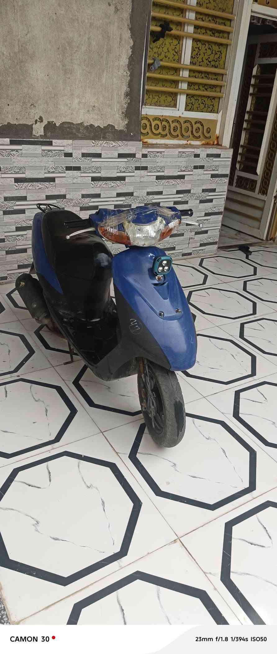 ذبانه ساسوكي رياضي للبيع السعر 350 
 وبيها مجال ذبانه نضيفه  الي الريدها
لتواصل هاذه الرقم ***********

نص مكتوب في الصور:
- CAMON 30  23mm f/1.8 1/493s ISO52
- CAMON 30 23mm f/1.8 1/299s ISO50
- CAMON 30 • 23mm f/1.8 1/299s ISO50
- CAMON 30 • 23mm f/1.8 1/321s ISO50
- CAMON 30 • 23mm f/1.8 1/394s ISO50
- CAMON 30  23mm f/1.8 1/394s ISO50