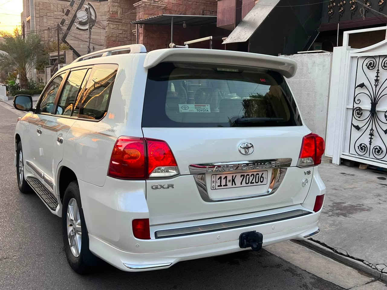 سلام عليكم لاندكروز 2014 خليجي v8بريم ماشيه 96 الف كامله بدون نقص تخم تاير باتري جديد كير مكينه تبريد ثلج رقم بغداد بسمي مكينه 4600 المرغوب اقتصادي ايكو موصفات فول السياره فتحه بصمه كشنات جلد 8 سلندر كشن كهرباء السياره مكفوله من الضربه والصبغ عدا الدعاميه الاماميه للجماليه فقط السعر 345$ وبيه مجال بسيط مكان السياره المنصور 
‬ ‬ ‭***********‬
