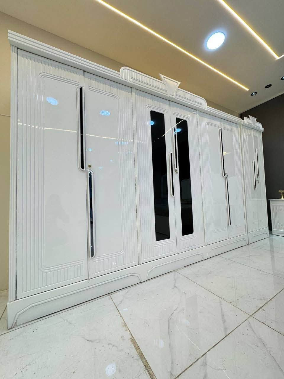 السعر // ٩٥٠فقط مع شركه زين العابدين  لاثاث😍
  رقم الواتساب wa.me/***********

🔅تفاصيل الغرفة المرمري  ....

 خارج ٤ملم ام دي اف 🔺
وداخل معاكس ٣ملم 
صبغ حراري  درجة اولى 

عدد القطع  ٧ قطع 😍
🔺1 //جرباية  قياس  ١٦٠ × ٢٠٠ 
🔺//ميز جانبي ايسر قياس ٥٠
🔺2// وميز  جانبي  قياس ٥٠
🔺3// زاوية ارتفاع مترين عرض ٨٠
🔺4// وميز بلازمه  
🔺5//وميز مراية ارتفاع مترين عرض ١٢٠
🔺6// وكنتور ٦ باب  ارتفاع مترين و١٥ طول ٣ متر و١٥

القطعه الثامنة حسب الطلب شازلون
سعرها ٥٠ الف ❤️

(توصيل مجاني مركز بغداد )
التوصيل يشمل الشد مجاني 🔥
(اطراف ٥٠)
باقي المحافضات حسب البعد
انتباها انتباها⁉️⁉️ودخلون معانا في مسابقه في نهايه شهر الفائز يستلم قيمه ماديه (٥٠٠)الف❤️🩷
⁠#غرف_نوم #أثاث_عراقي #غرف_نوم_تركية #تجهيز_عرسان⁠.
