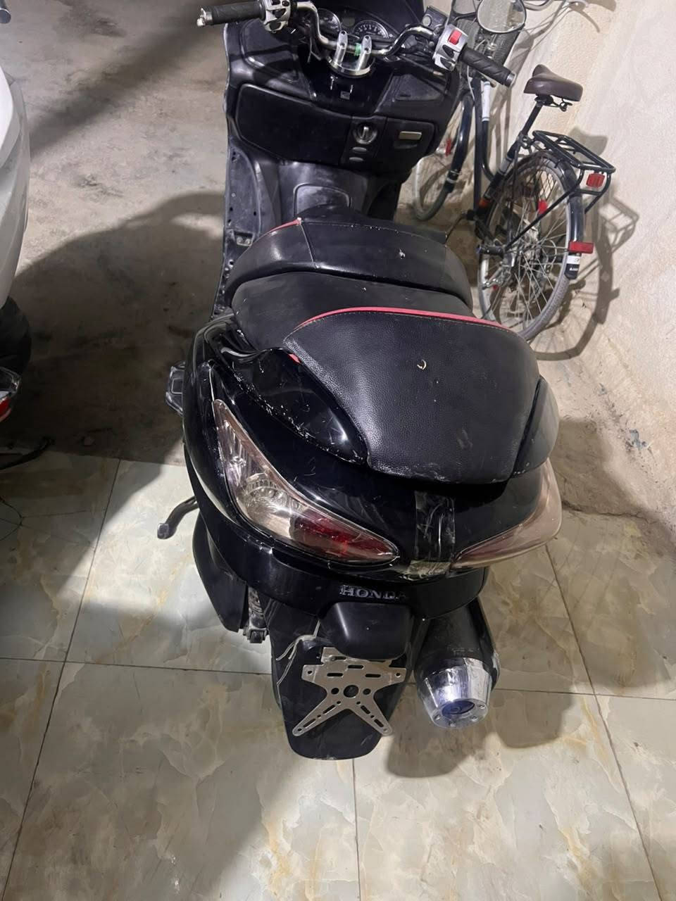 فورزه 09 كرستال للبيع 
مكينه مفتوحه
مكفوله من التنقيص والتبخير
دراجه ناعمه
جويتر ما مصلح رونه ١ ونص بكل وقت
وياله ذهبي
لايت امامي وخلفي كرستال
كفراته ٧٥ بالميه
سعره ٧٠٠  /للتواصل /***********/متوفر واتس اب
مكانه ذي قار
