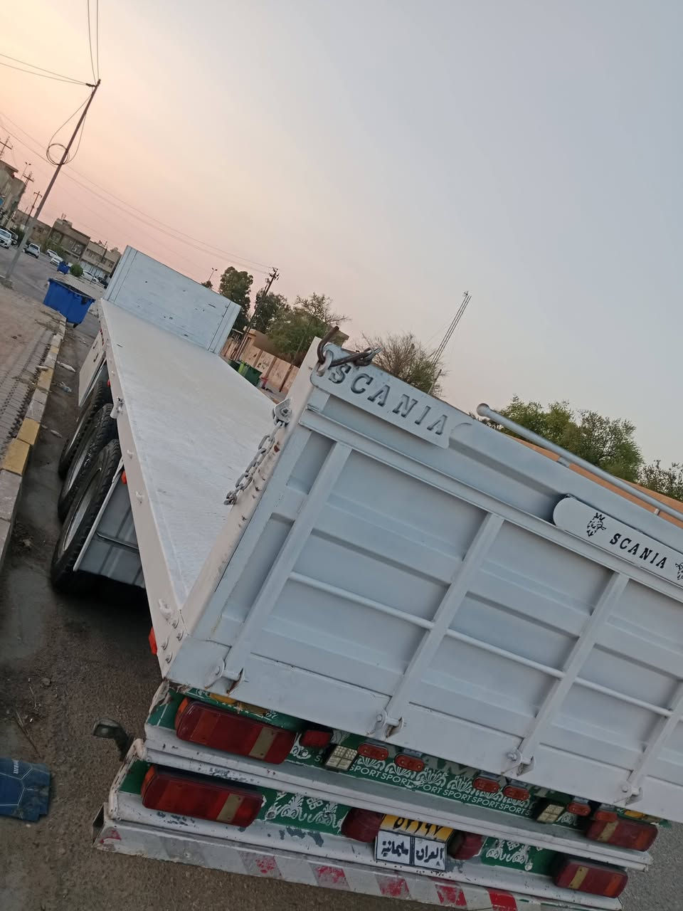 سلام عليكم سكانيه راس وعربانه 420 انجكتر خطين مديل 2003 سيار جاهزه للعمل السعر 225 $ رقم الهاتف***********
