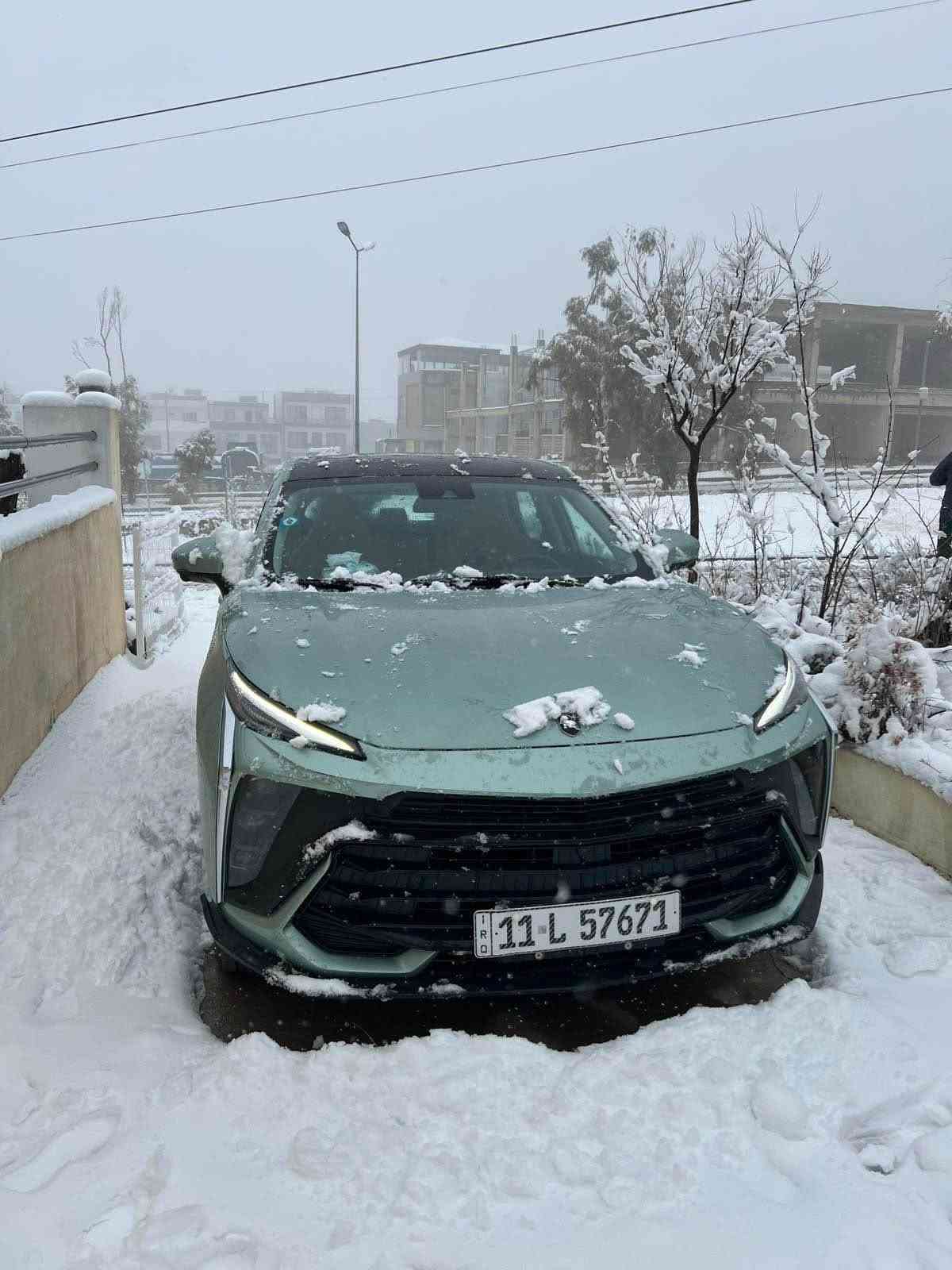 السلام عليكم 
 T5  EVO   

4 سلندر هايبرد 
1500 تيربو 
ماشيه 83 الف 

2024 فول 1/1 

سقف بانوراما متعدده
رادار امامي خلفي 
كامره 360 درجه 
رادار تنبيه مغادره المسار
صندوق كهربائي ⚡️ 
تحكم ستيرن جهتين 
 كشنات كهربائي جلد +تدفئه وتبريد+ كرسي السائق بي مساج 
دواخل لونين بيجي واسود
مري شفط 
اوتو لايت LED واضويه نهاريه
اشاره ب المرايه
ثلاث انضمه قياده. اقتصادي+عادي+ سبورت
دخول بصمه + اشاير ترحيب لوكو السياره
  ثلاجه داخليه
اضائه داخليه متعدده الالوان 
حساسات خلفيه
مساعده نزول منحدرات

السياره عليها ضمان 5 سنوات صيانه مــن شركه ليث العبيدي او 200 الف كيلو متر 

مكفوله السياره ماعدا الصندوك مضروب بطابوكه ومسوي خسفه صغيره ومرجع بارد بدون اي صبغ

‭***********‬ بغداد, العراق
