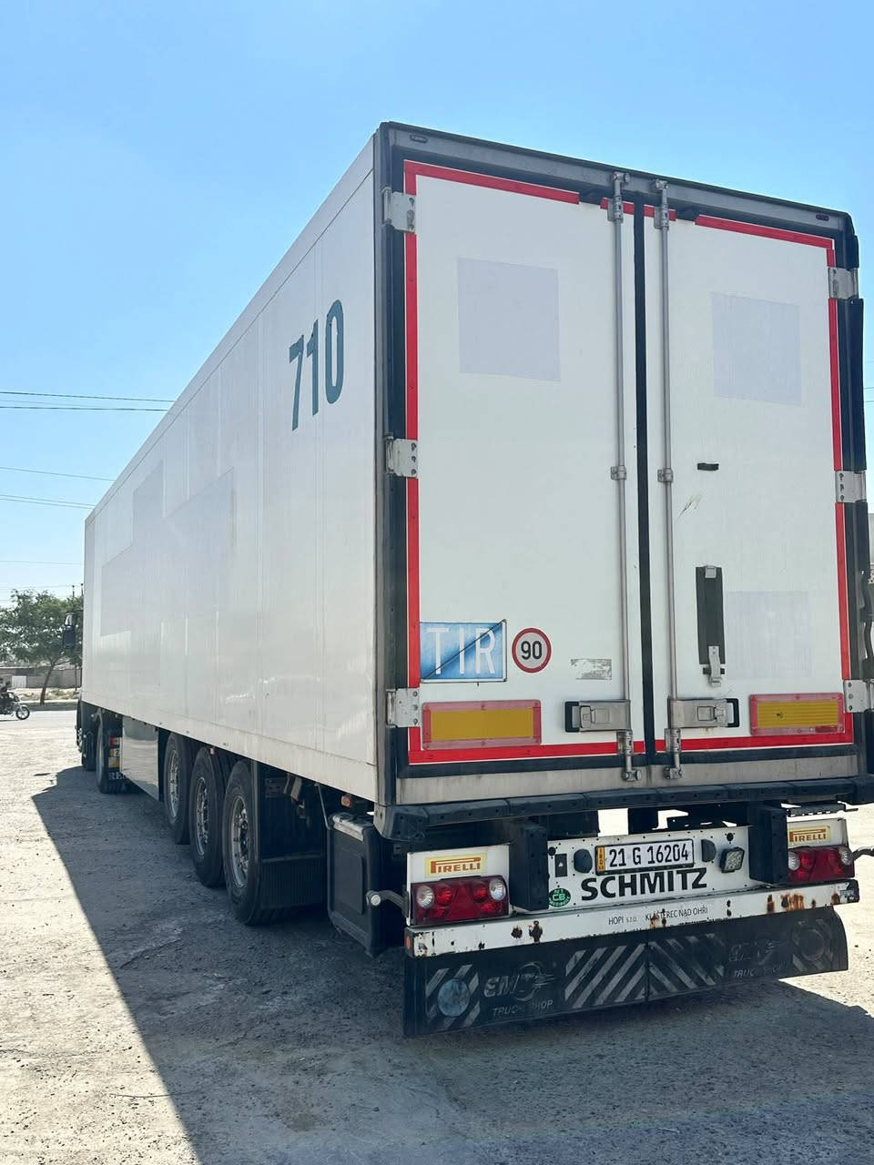 رينو حجم 460 مشترك فول مواصفات كير اوتماتيك رتايدر ثلاجة سبلت كير محرك شرط شاصي مكفول قماره بدون صبغ براد شمتز سمك (7) جهاز كالير رقم وسنويه وهزه جديد تخم تاير جديد سياره جاهزه بدون نقص كغاله عامه 
رينو موديل 2012
براد موديل 2012
سعر 425$
عنوان كركوك طريق المطار مقابل جسر حزيران 
معرض المتوكل 
***********
***********
***********
