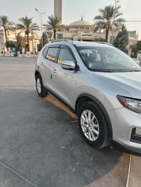 نيسان روج موديل ٢٠٢٠ الضرر طرف بنيد مع تبديل جاملغ اليسار وبالعراق بيه...