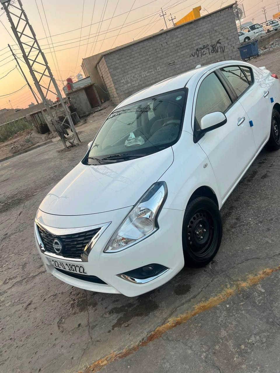 نيسان سني هندي مديل 25 بيهه ضربه با الجاملغ الخلفي وباقي السياره كفاله 

‭***********‬ البصرة, العراق
