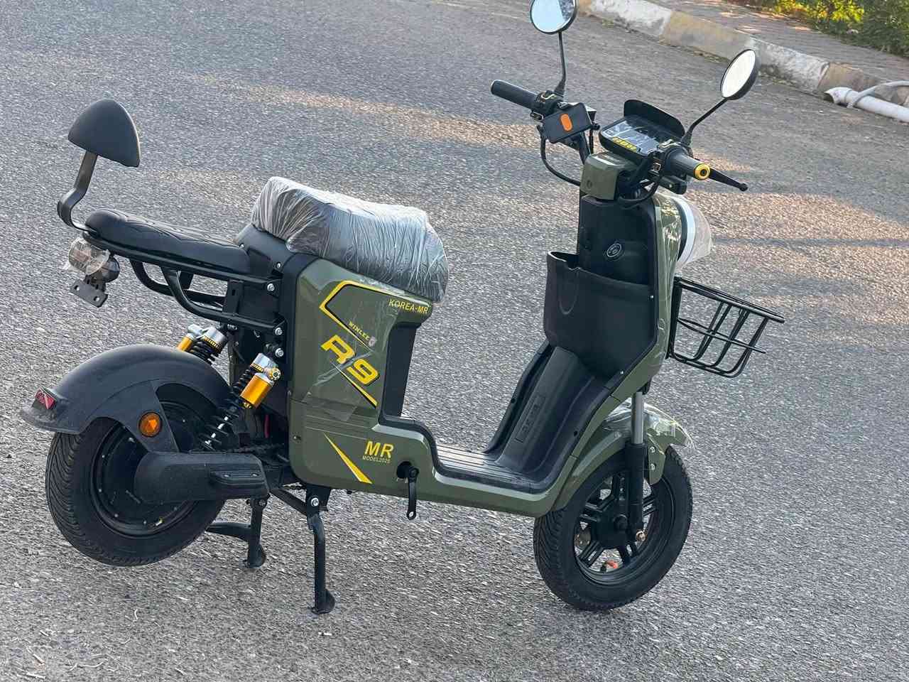 دراجه شحن R9 صفر اسبوع طالع من شركه 2026 شاشه بلوتوث كلوبات زينون فول مواصفات اي كسر اي ضربه مابي اسبوع طلعته من شركه سعر 600 بي مجال رقم ***********
