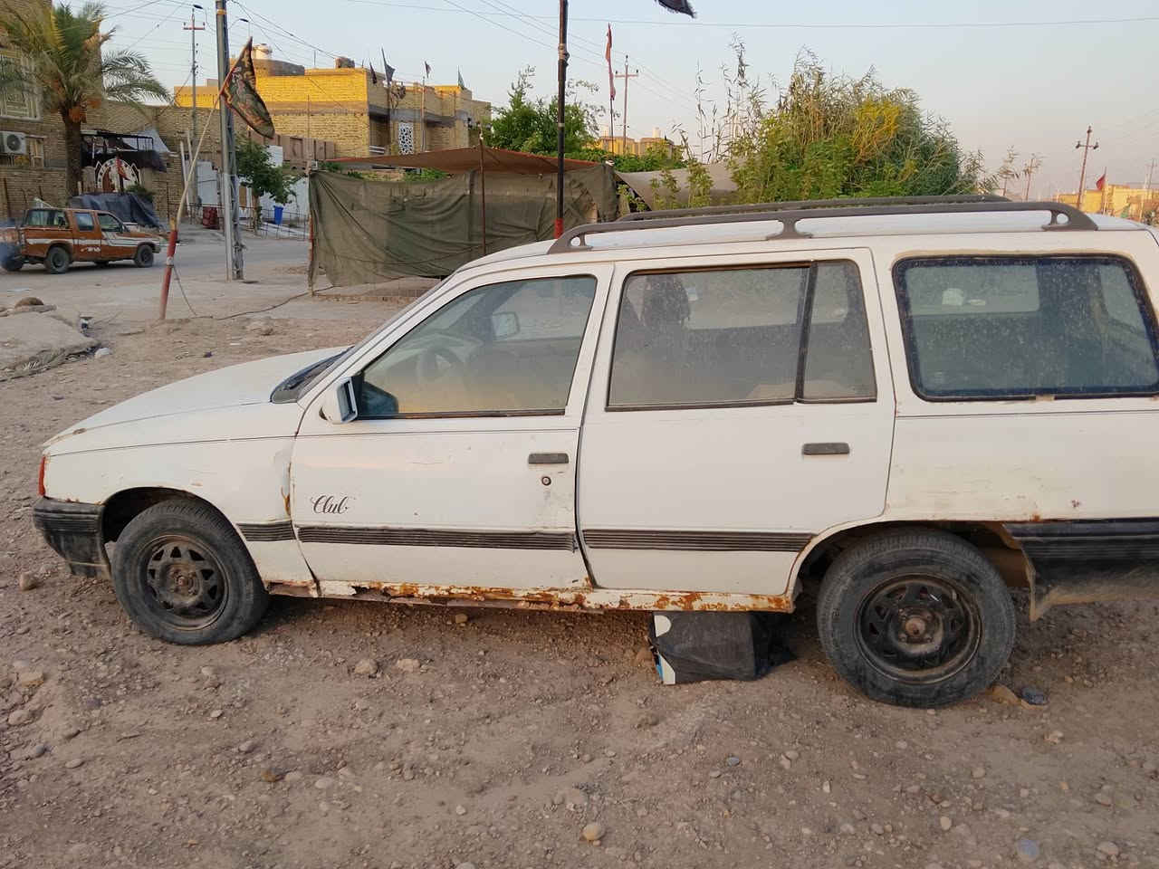 للبيع رقم ذي قار 
مكينه نضيفه 
كير عوزه عينه 
مكان ذي قار شطره 
سعر 13 وبيه مجال قليل
*********** واتساب
