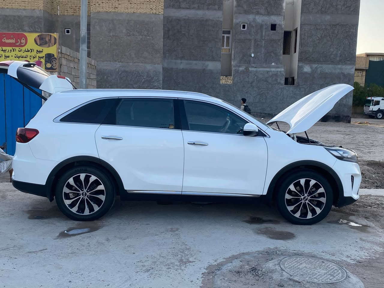 بسم الله الرحمن الرحيم

للبيع 

سورنتو 2018 خليجي  مكفوله كفاله عامه السياره احله من الصور 

كير محرك حداديه على جديد

بدون بارد بدون صبغ بدون تبديل 

- رقم واسط الدولي الجديد بأسمي تحويل مباشر 

- 

- 7 راكب

- 6 سلندر

- بصمة تشغيل وبصمة ابواب

جنطه كهربائية 

مانع انزلاق 

- شاشه لمس

- كشانه جلد _ 2 كشن كهرباء

- لايت زنون ابيض

- مري شفط تحكم عن بعد

- نضام أواكس + بلاتوث

- بردات داخليه بلادي

- يدات نيكل ستيل بلادي

- اشارة ترحيب عند الاقتراب

- علامة سورنتو بالدواسه

- تخم تاير جديد 

- 3قطع تبريد  

- 

- حساسات اماميه _ خلفيه

- 

علق تم ✔️ يوصلك السعر 

- عنوان ذي قار 

- للتواصل على الرقم التي***********‬
