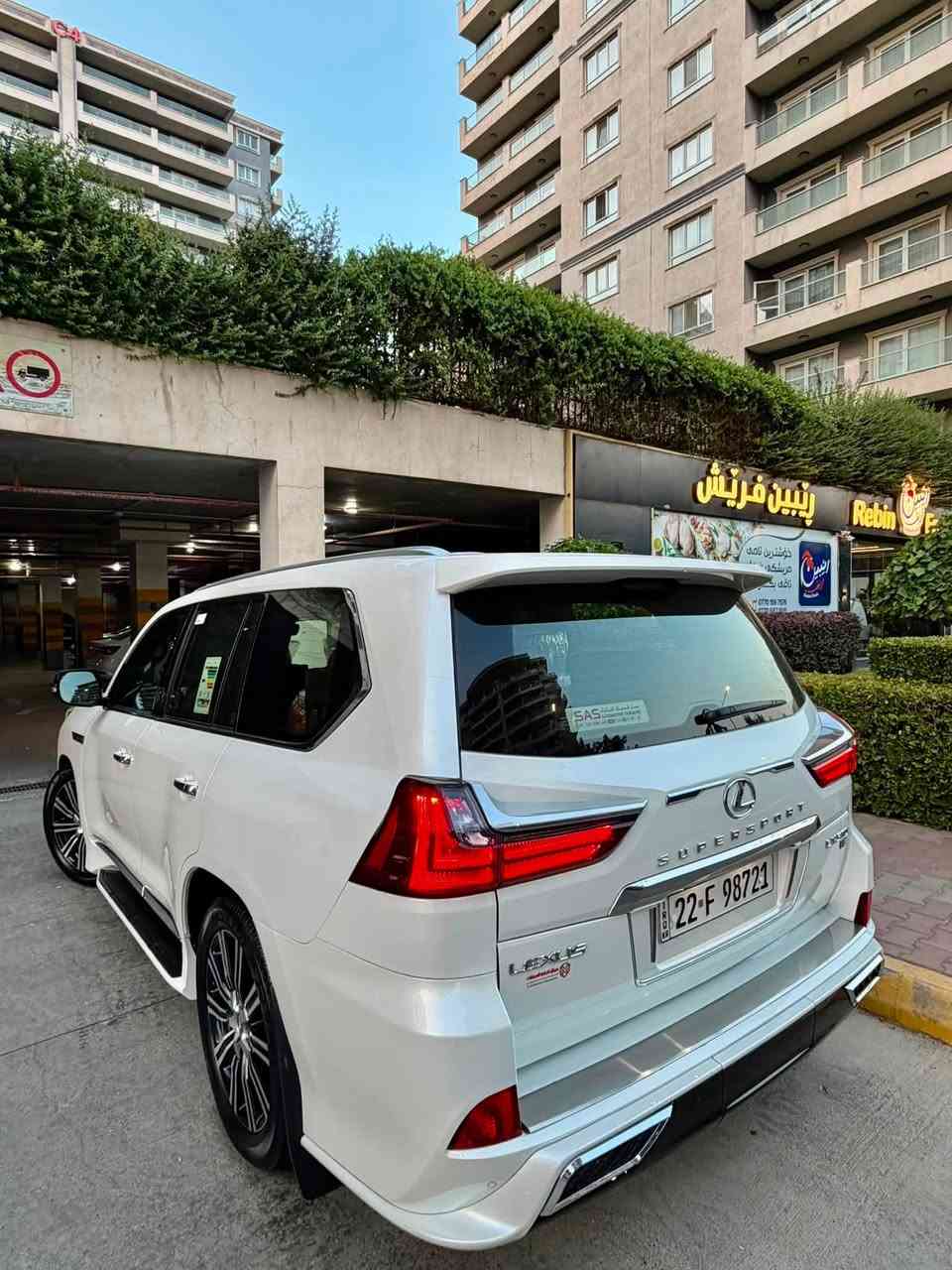Lexus.570LX.2018. 🔚 بريم اصلى🦅.✅
لكــزز هيبـة الشـوارع 🧿
سيارة مغل Ppf عام
ملاحظات:-
صبـغ ❌
بدون شخط
بدون رصعات
بدون صبغ
بدون رمل 
حتى دعاميات ولحية بدون صبغ
لله الحمد سيارة زيروووو

سيارة كلش حلوة نظيفة مرتبة لوك لوك 
___ماشية 74 الف❇️
ماشية بشرط فحص كومبيتر 
سيارة باقية عل نظافتها لوك لوك 
كل جسمها بشرط سيارة باقية نظافة زيرو
.....

سعر 640$
موديل2018
حجمً المحرك.5.7🦅
ماشية.74 الف.
سبير منازل♻️
••••••••
محرك كير بشرط لحد شهر
هزة براد سنوية  جديد
رقم دولي جديد 
والسيارة باسمي تحويل مباشر❇️

.-.-.-.-.-.-.-

مواصفات ساس بريم اصلى LX570💫

سلايد
داخل احمر 
ثلاجة
صندوك جك 
كشـن تبريد تدفئة 
ستيرن كهربائي 
شغال 
رادار امامي 
كامرة 
حساس 
خمس كامرات
راس DVD
دبل اكسل 
كامل زينون 
ستة سيدي
يدات بصمة
مرايات كهربائي 
ستيرن وكشت خزن
رادار شارع
دبل هواء 
بخ ماء
كشن جلد 
تحديد سرعة
بنزين ECO
شاشه لمس
تبريد مركزي
وبعد وبعد….

سعر.640.$
***********

