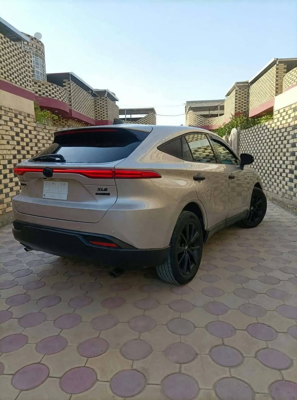 فينزا XLE • هايبرد ٢٥٠٠ • رقم بغداد