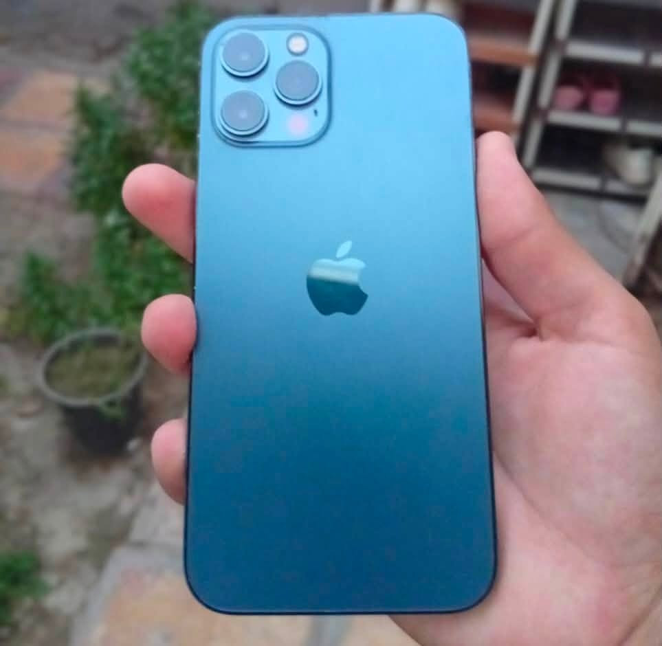 �🔥 للبيع iPhone 12 Pro Max 🔥
✨ جهاز نظيف وأنيق، كلشي أصلي وما بي أي تبديل
🔋 البطارية: 78% أصلية
🛡️ مكفول كفالة عامة
💎 حالة الجهاز تخبل وما شاء الله عليه
🚀 أداء قوي ومواصفات عالية، وشاشة 6.7 إنش وكاميرات Pro مميزة. (دعم أبل⁠￼)

📌 الجهاز جاهز للفحص والتجربة أمام المشتري
💰 السعر: 500 الف  وبي مجال 
مكاني ناصريه مركز 
الرقم : ***********
