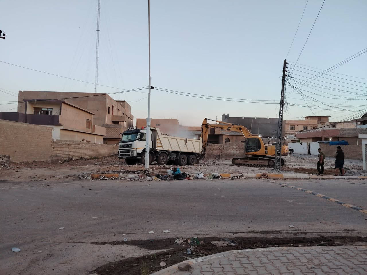 سلام عليكم
إلى هالي بيجي يوجد نقار واليات كامله تفليش بيوت و رفع نقاذ مقابل حديد كل بيت نتصل ستفسار عله هاذه رقم ***********
