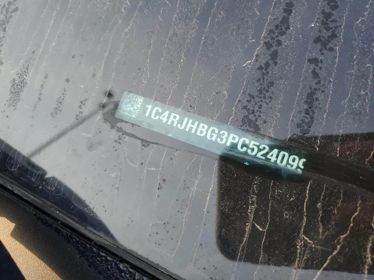 جيب كراند شيروكي
موديل 2023 
بلاك توب 
وارد امريكي حادثها سرقه 
السياره مابيها اي نقص 
تخم تاير جديد 
حداديه امامي خلفي جديد
رادار مع وادار تفاعلي - نقطه عمياء - حساس خلفي - كامره - شاشه جبيره - تدفئه ستيرن -وبعد مواصفات كلش هواي ماذكرتهم 
السعر 270 ورقه وبيهه مجال 
مكان السياره بغداد اليرموك  ***********

